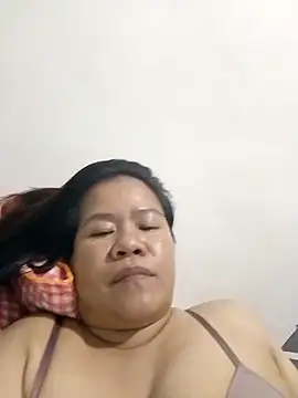 Snapshot of AsianbouncieGIRL chatting on June 5, 2026, 12:06 am AsianbouncieGIRL online show from June 5, 2026, 12:06 am