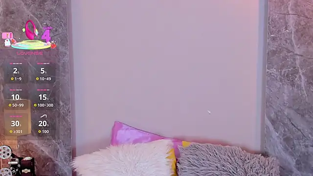 Emma hunter  online show from September 17, 2025, 3:52 am