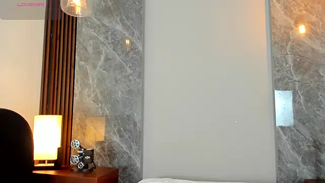 Emma hunter  online show from October 17, 2025, 8:11 pm