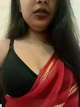 Snapshot of Maahhii_2 chatting on October 20, 2025, 5:24 pm Maahhii 2 online show from October 20, 2025, 5:24 pm