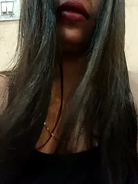 Snapshot of Maahhii_2 chatting on October 26, 2025, 5:41 pm Maahhii 2 online show from October 26, 2025, 5:41 pm