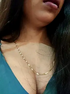 Snapshot of Maahhii_2 chatting on November 1, 2025, 6:43 pm Maahhii 2 online show from November 1, 2025, 6:43 pm