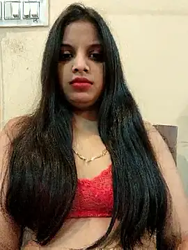 Snapshot of Maahhii_2 chatting on November 6, 2025, 6:42 pm Maahhii 2 online show from November 6, 2025, 6:42 pm