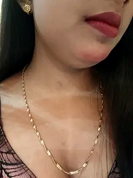 Snapshot of Maahhii_2 chatting on November 13, 2025, 7:13 pm Maahhii 2 online show from November 13, 2025, 7:13 pm