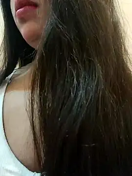 Snapshot of Maahhii_2 chatting on November 22, 2025, 7:13 pm Maahhii 2 online show from November 22, 2025, 7:13 pm