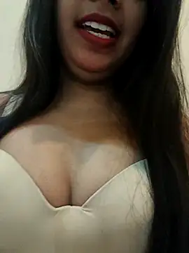 Snapshot of Maahhii_2 chatting on November 23, 2025, 7:46 pm Maahhii 2 online show from November 23, 2025, 7:46 pm