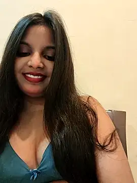 Snapshot of Maahhii_2 chatting on November 27, 2025, 8:00 pm Maahhii 2 online show from November 27, 2025, 8:00 pm