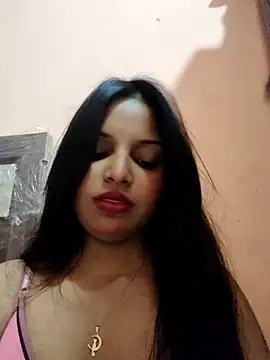 Snapshot of Maahhii_2 chatting on December 17, 2025, 6:36 pm Maahhii 2 online show from December 17, 2025, 6:36 pm