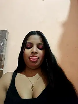 Snapshot of Maahhii_2 chatting on January 5, 2026, 7:50 pm Maahhii 2 online show from January 5, 2026, 7:50 pm