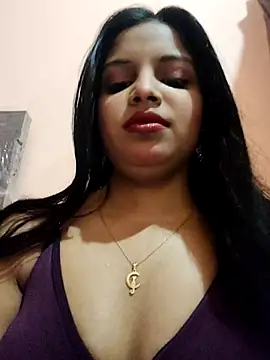 Snapshot of Maahhii_2 chatting on January 6, 2026, 8:01 pm Maahhii 2 online show from January 6, 2026, 8:01 pm