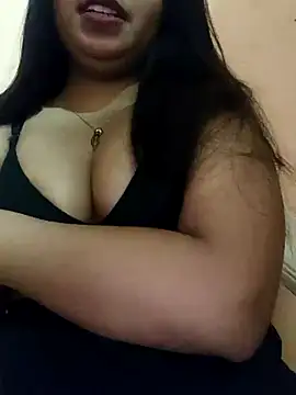 Snapshot of Maahhii_2 chatting on January 13, 2026, 7:30 pm Maahhii 2 online show from January 13, 2026, 7:30 pm