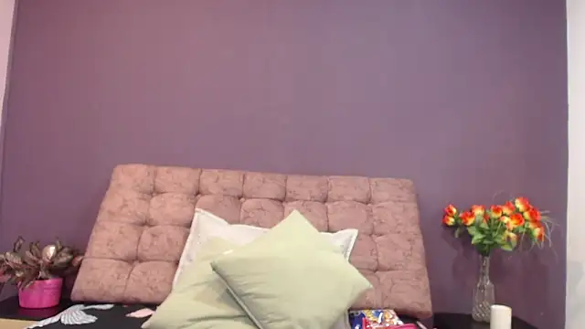 KateWelsin online show from October 2, 2025, 7:43 pm