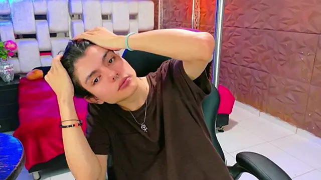 alandelrey57 online show from February 21, 2026, 4:02 am