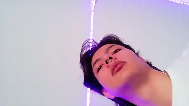 alandelrey57 online show from April 12, 2026, 1:05 pm