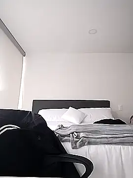 Cami Konor online show from December 18, 2025, 7:31 pm