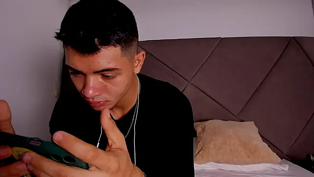 andrew colleman online show from September 16, 2025, 2:45 am