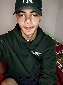 Snapshot of andrew_colleman chatting on February 5, 2026, 3:44 am andrew colleman online show from February 5, 2026, 3:44 am