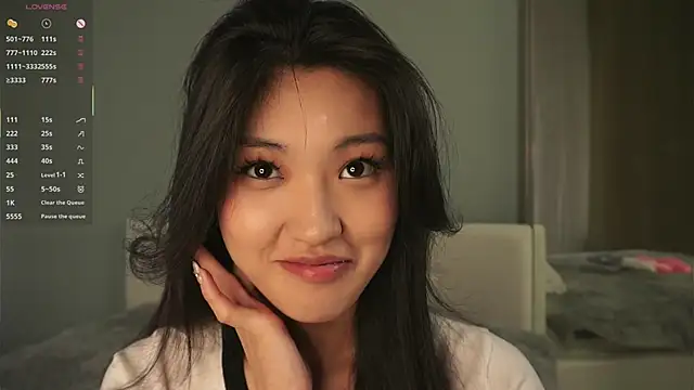 FancyEsten online show from September 26, 2025, 8:18 am