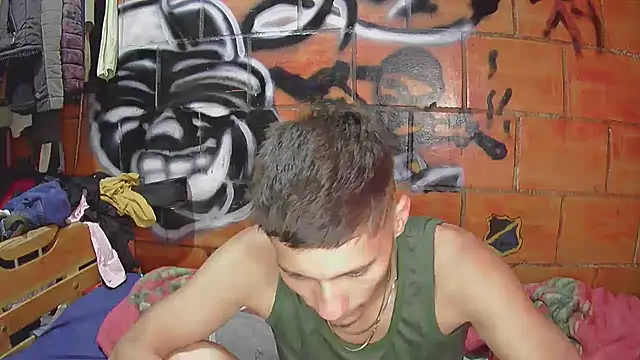 alexandercruz online show from March 19, 2026, 9:52 pm