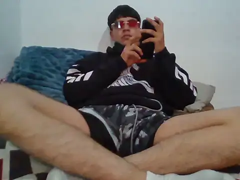 Barrx0018 online show from December 18, 2025, 4:13 pm