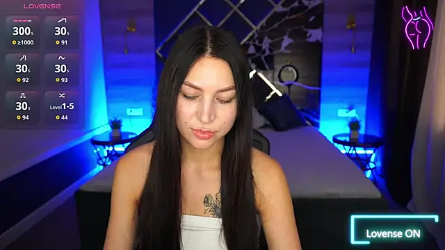 EliseVelour online show from November 22, 2025, 1:54 pm