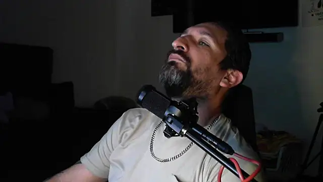 Snapshot of DevilPup75_ chatting on September 8, 2025, 11:15 pm DevilPup75 online show from September 8, 2025, 11:15 pm