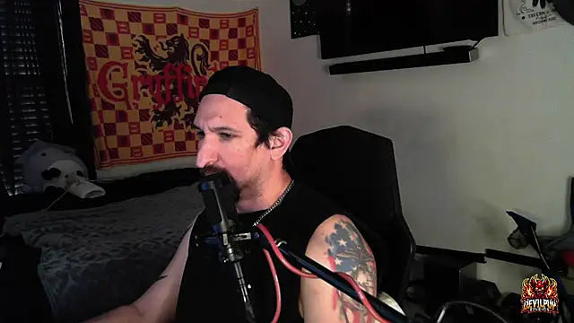 Snapshot of DevilPup75_ chatting on September 26, 2025, 2:21 pm DevilPup75 online show from September 26, 2025, 2:21 pm