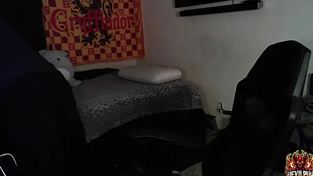 Snapshot of DevilPup75_ chatting on September 27, 2025, 11:32 pm DevilPup75 online show from September 27, 2025, 11:32 pm