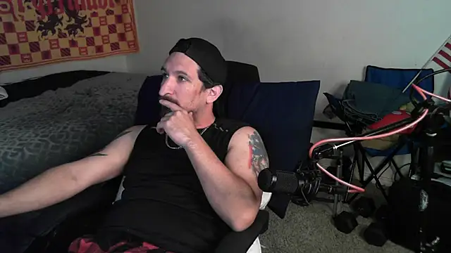 Snapshot of DevilPup75_ chatting on October 26, 2025, 5:02 am DevilPup75 online show from October 26, 2025, 5:02 am