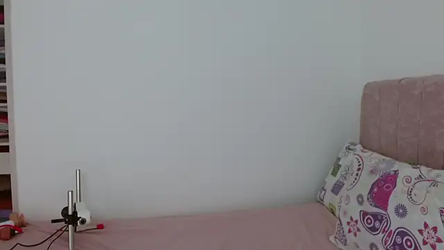 Tiiana online show from June 7, 2026, 2:54 pm