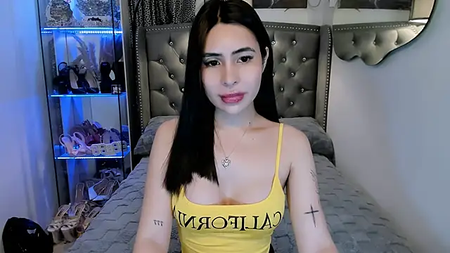 Claudia empress online show from October 13, 2025, 8:20 pm