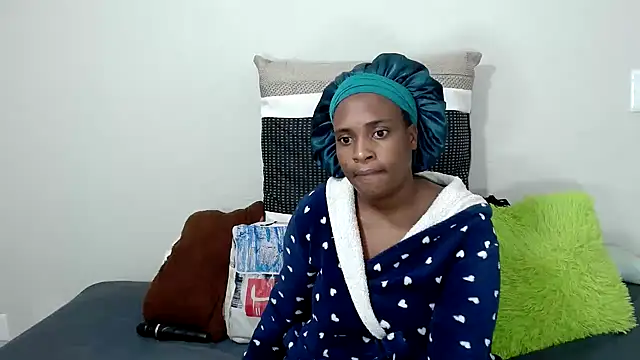 QueenRomaxx1 online show from October 30, 2025, 4:41 pm