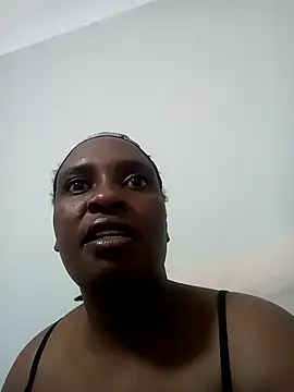 QueenRomaxx1 online show from November 7, 2025, 12:10 am