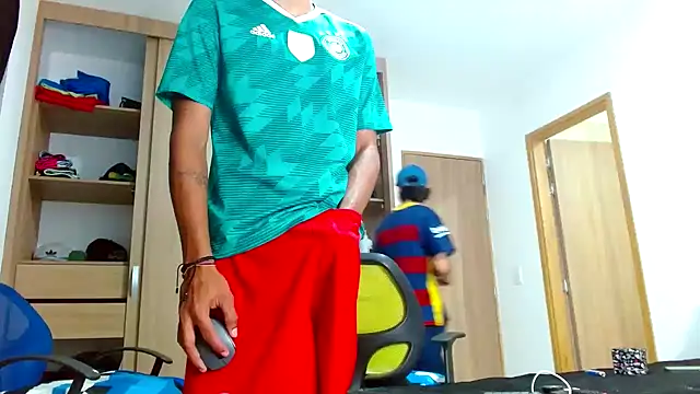 Snapshot of skinny23cm chatting on January 7, 2025, 9:40 am skinny23cm online show from January 7, 2025, 9:40 am