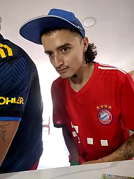 Snapshot of skinny23cm chatting on September 10, 2025, 3:34 pm skinny23cm online show from September 10, 2025, 3:34 pm