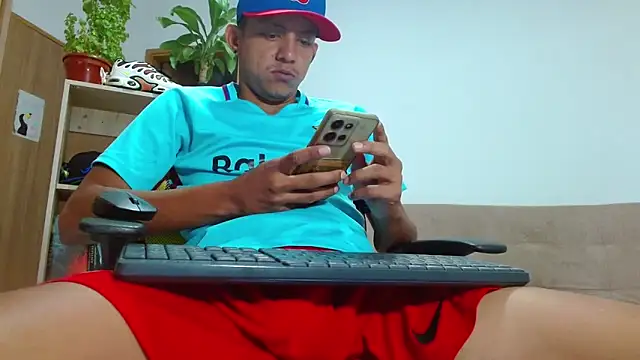 Snapshot of skinny23cm chatting on October 22, 2025, 12:49 pm skinny23cm online show from October 22, 2025, 12:49 pm