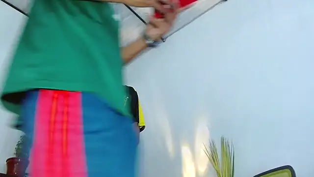 skinny23cm online show from April 1, 2026, 7:00 pm