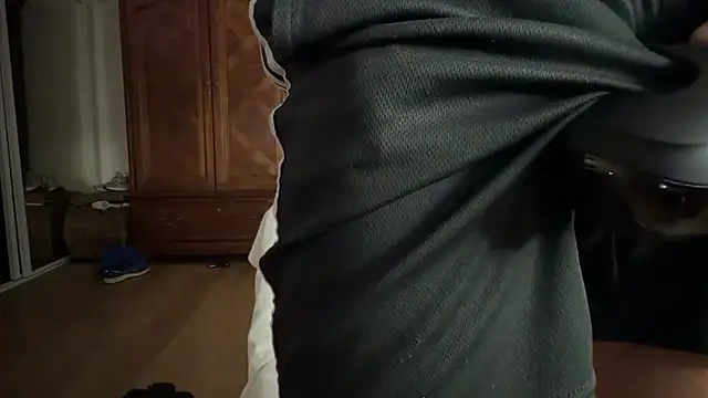 DERTYLAY online show from April 21, 2026, 7:17 pm