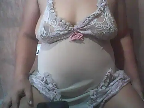 Snapshot of Azrielxx05 chatting on October 10, 2025, 6:45 am Azrielxx05 online show from October 10, 2025, 6:45 am