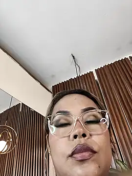 EmilyDuran  online show from October 9, 2025, 2:53 am