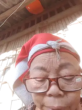 VangLe73 online show from November 25, 2025, 8:25 am