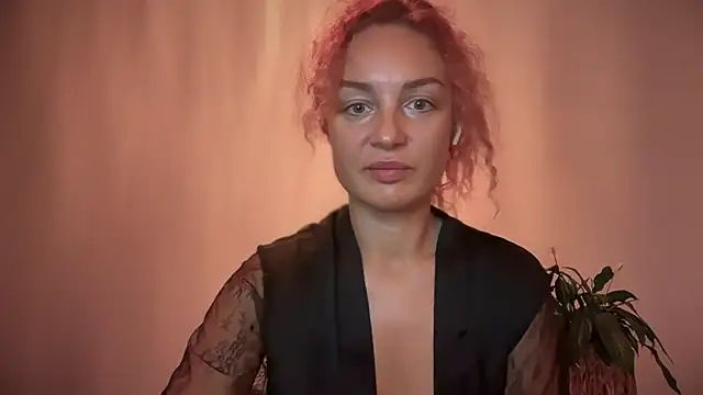 Reddgiirl online show from October 25, 2025, 5:26 am