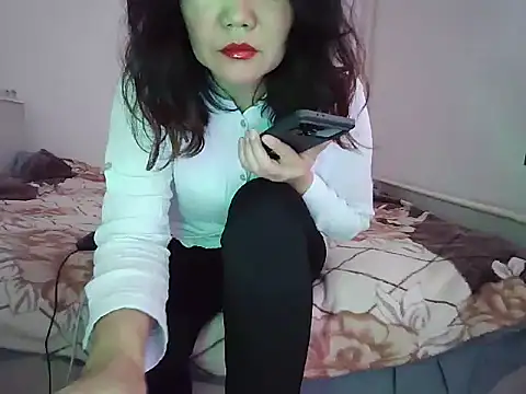 sakuradelreina online show from December 19, 2025, 3:57 am