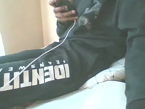 Snapshot of bhutimjongeni chatting on February 15, 2026, 2:36 pm bhutimjongeni online show from February 15, 2026, 2:36 pm