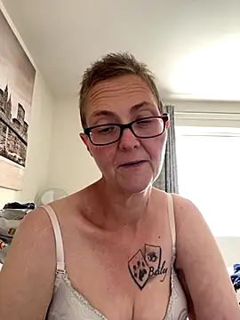 Curvy-Jinx online show from September 15, 2025, 7:19 am