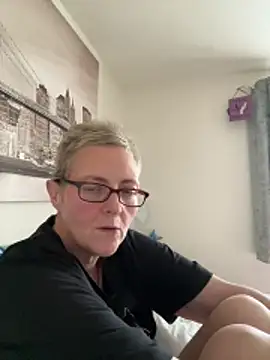 Curvy-Jinx online show from November 6, 2025, 8:26 am