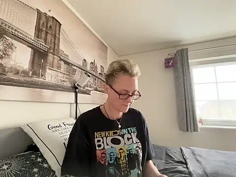 Curvy-Jinx online show from March 31, 2026, 7:31 am