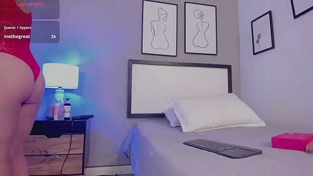 MartinaRizzi online show from September 12, 2025, 3:28 am