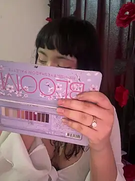 Snapshot of Kitty_yukimura chatting on September 27, 2025, 9:31 pm Kitty yukimura online show from September 27, 2025, 9:31 pm