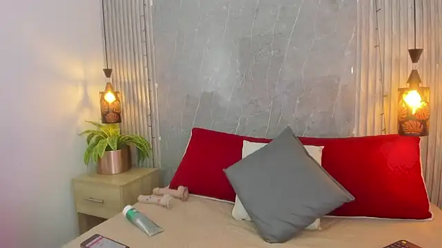 Emili  hot online show from January 8, 2026, 11:45 am